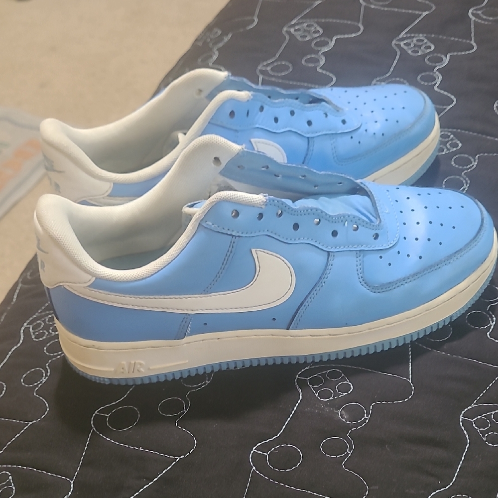 Nike Men's Blue and White Sneakers